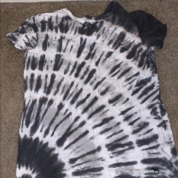 a over sized tee-shirt - Picture 1 of 1